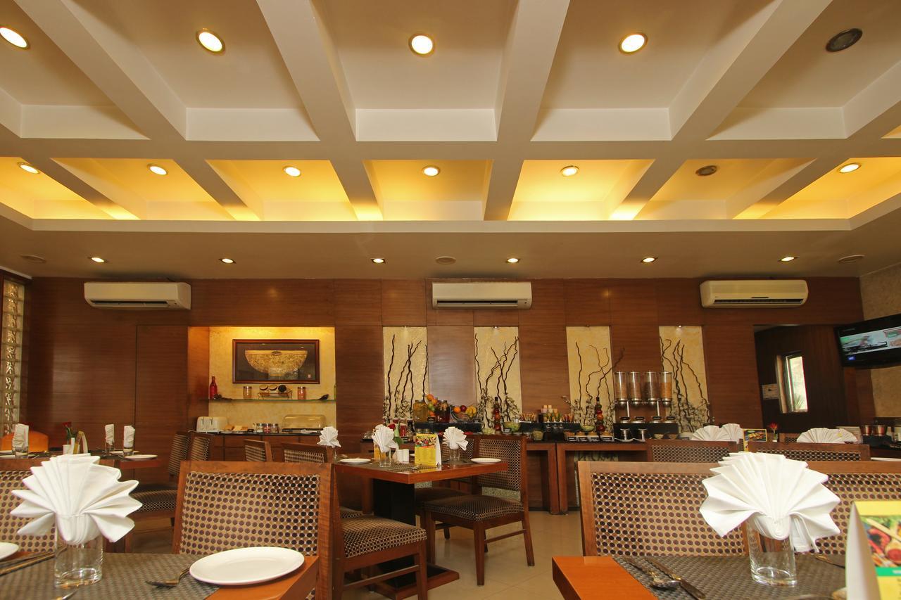 โรงแรมฟีนิกซ์ ปูเน่ ภายนอก รูปภาพ